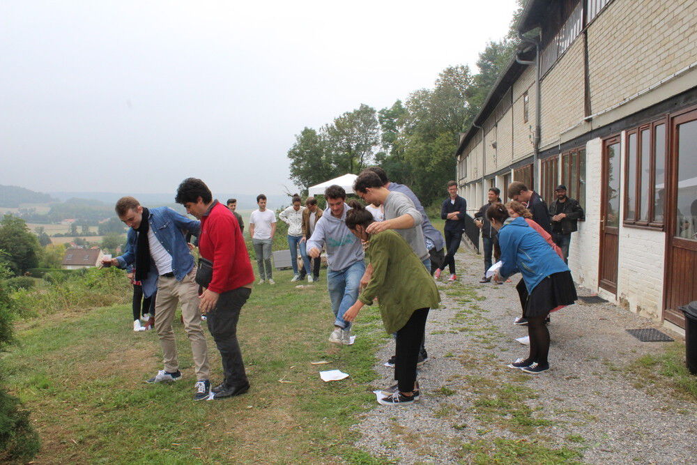 /uploads/team-building.jpg